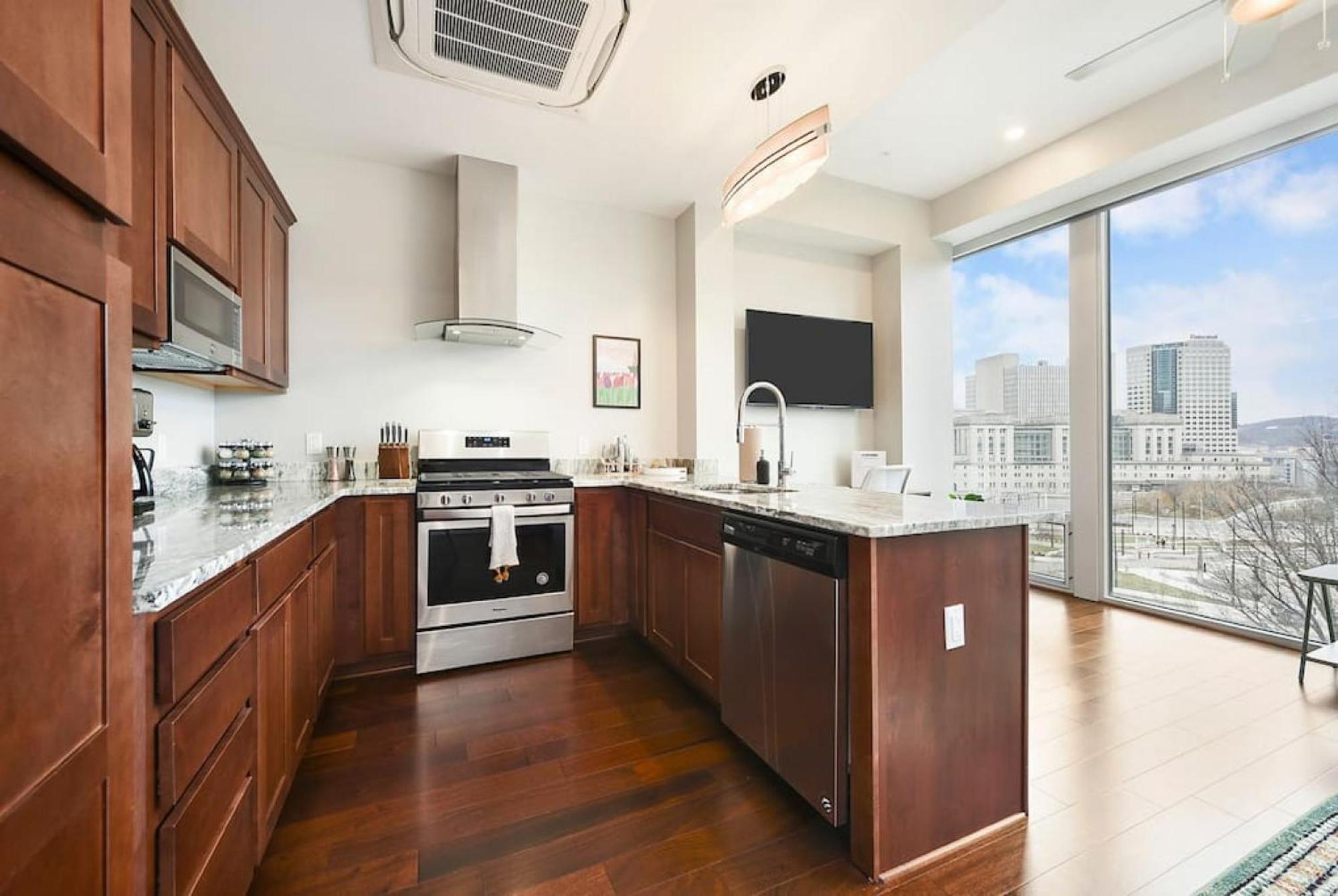 Hostwise Stays - The Washington At Chatham - Free Parking, Private Gym, Skyline Views! Pittsburgh Ngoại thất bức ảnh